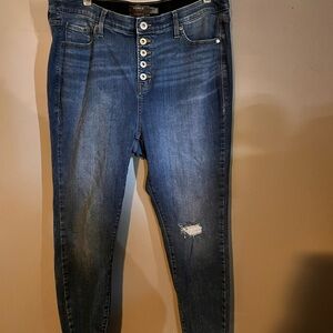 Torrid bombshell sky high skinny premium stretch jeans. Button fly.